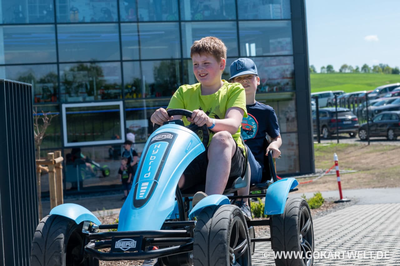gokartwelt berg gokart laufrad testrecke romrod eroeffnung 0951 To reminisce: Europas größte Teststrecke für Gokarts