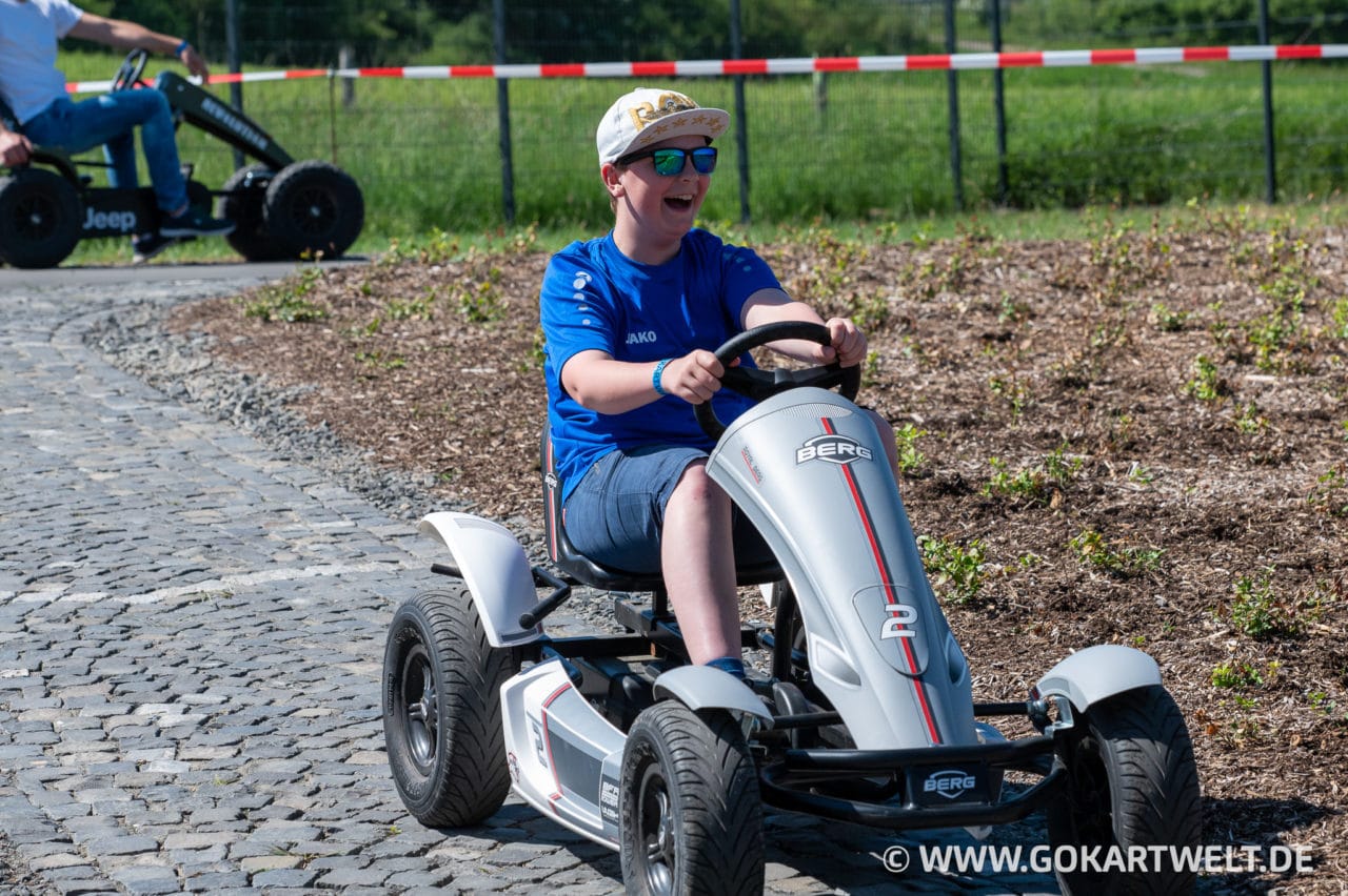 gokartwelt berg gokart laufrad testrecke romrod eroeffnung 0976 To reminisce: Europas größte Teststrecke für Gokarts