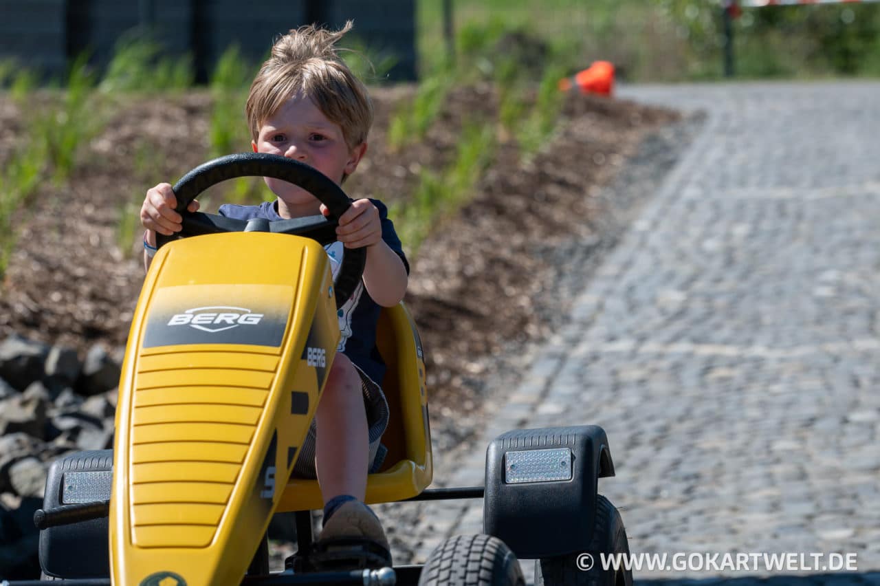 gokartwelt berg gokart laufrad testrecke romrod eroeffnung 0997 To reminisce: Europas größte Teststrecke für Gokarts