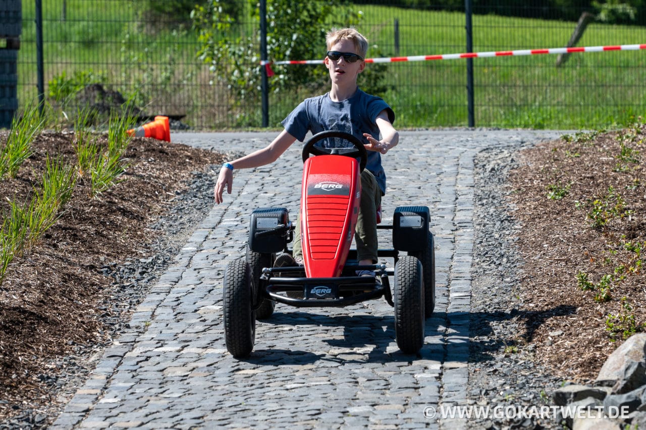 gokartwelt berg gokart laufrad testrecke romrod eroeffnung 0998 To reminisce: Europas größte Teststrecke für Gokarts