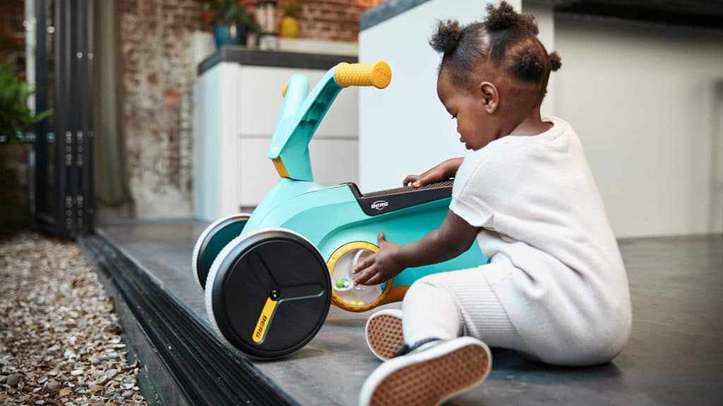Das Berg GO Twirl ist das Kinderauto bzw. Rutschauto für die Allerkleinsten ab etwa 1 Jahr - mit faszinierendem Spiel an der Seite.