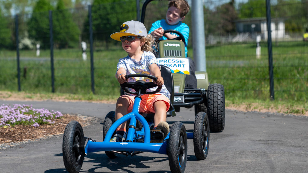 berg buddy pedal gokart buddy blue Tatü Tata, das Polizeiauto von Spielheld ist da - Gokart für Kids ab 3 Jahre