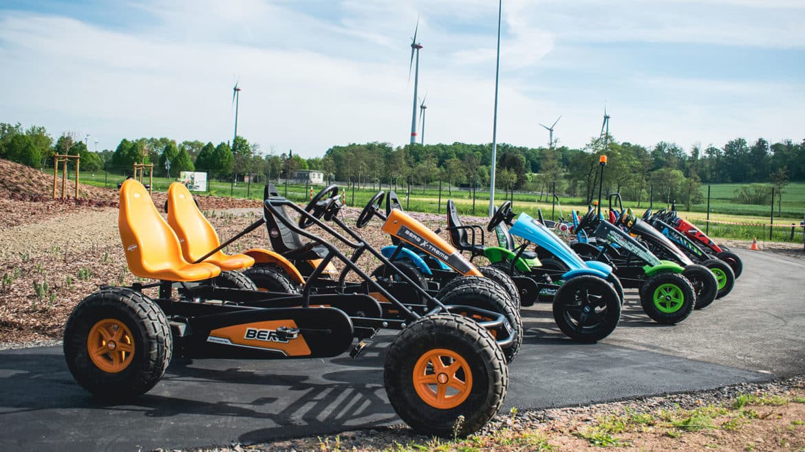 Startbereit: die großen XL-/XXL-Pedal-Gokarts von BERG.