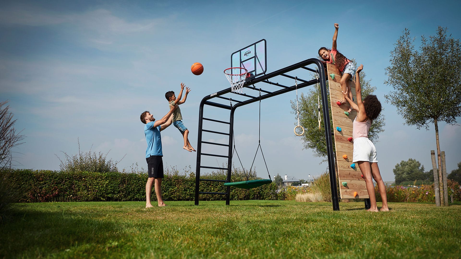 Klettergerüst für den Garten 6 Gründe für die BERG PlayBase GOKARTWELT